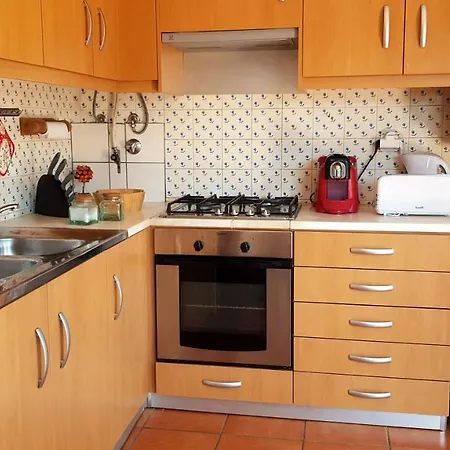 Cozy T2 Near The Beach Албуфейра